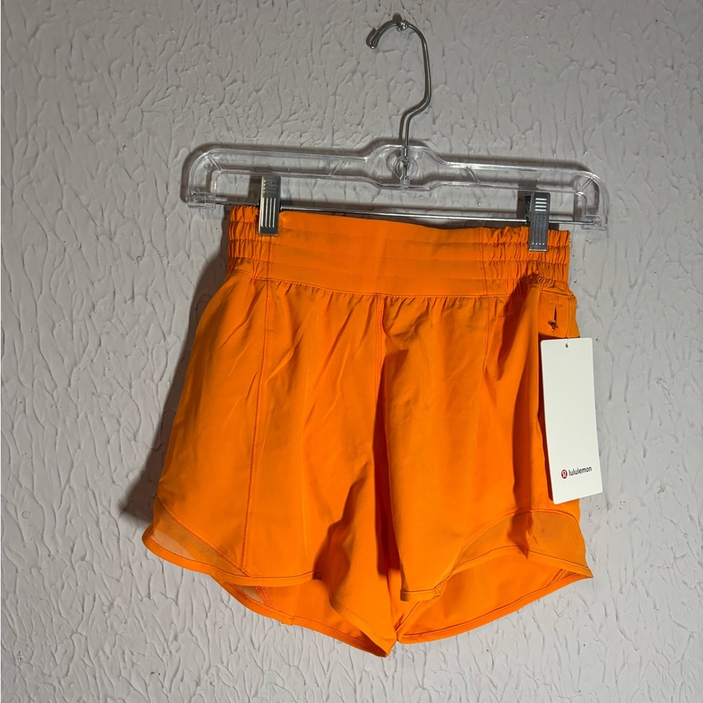 NWT Lululemon Hotty Hot HR Short 4” *Lined